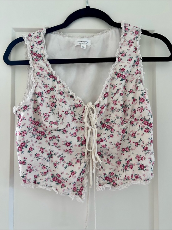 KIRIOUS LOS ANGELES Tops - Kirious Cream Floral Lace-Up Crop Top